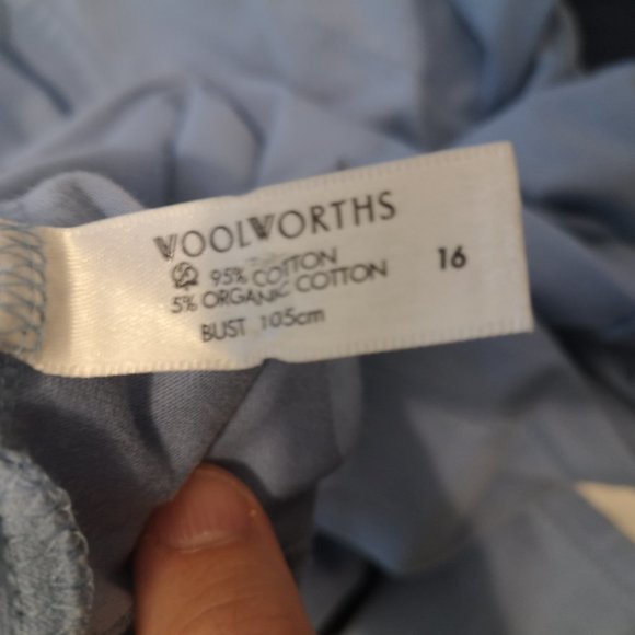 3/$20 Woolworths v-neck top - Picture 3 of 10